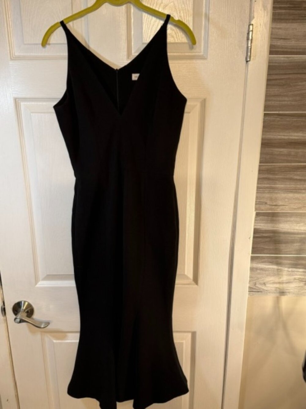 Dress the Population Black V-Neck Mermaid Dress M